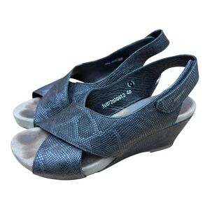 Mephisto size 9-10 black gray Leather Pellet Donna Open Toe Wedge Sandals